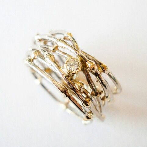 Multi-layered fine shiny vintage ring