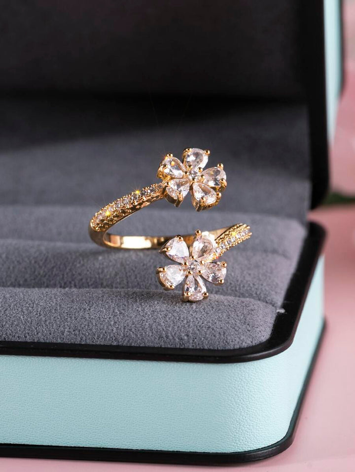 Camellia – Elegant blossom ring with refined sparkle