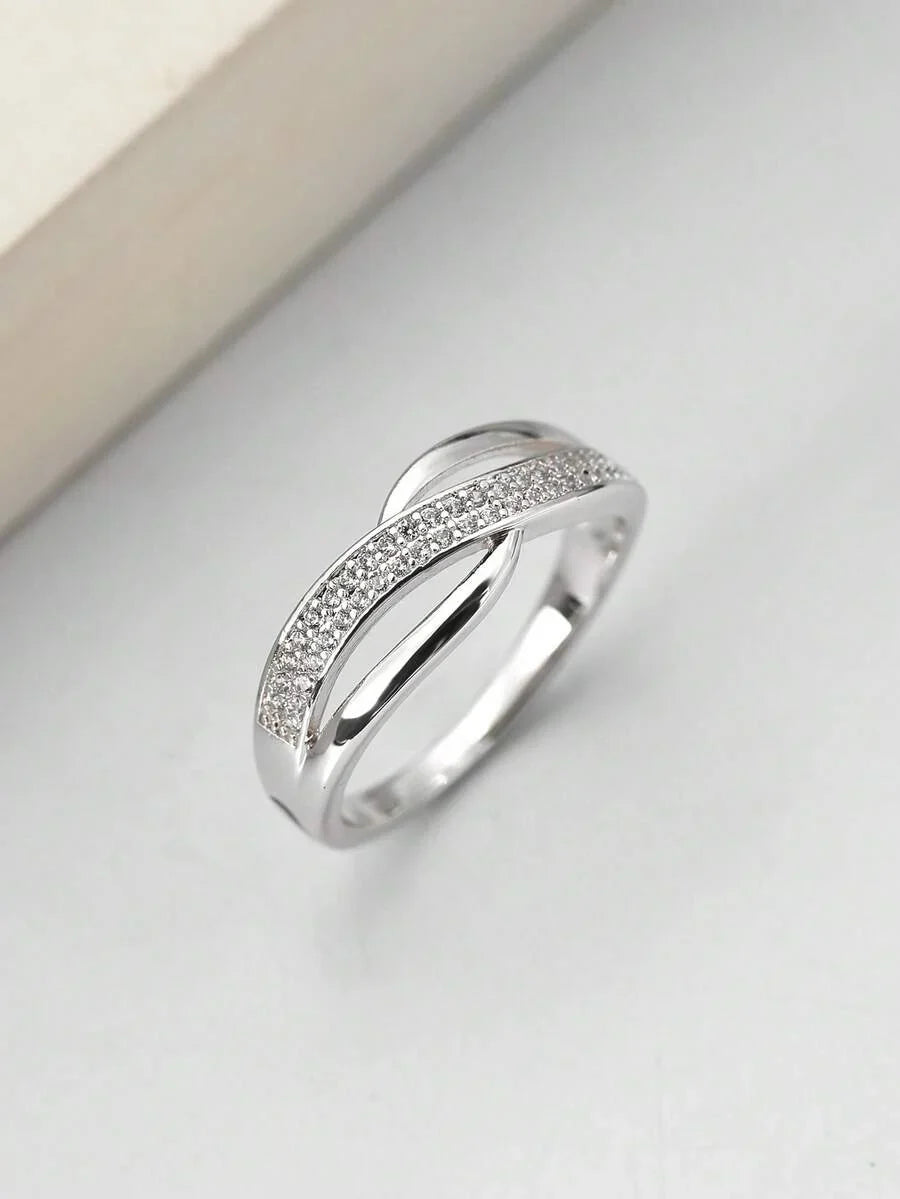 Catherine – Classic zirconia & gold ring