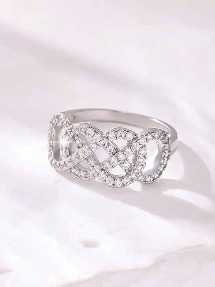 Vivienne – infinity ring with delicate sparkling stones