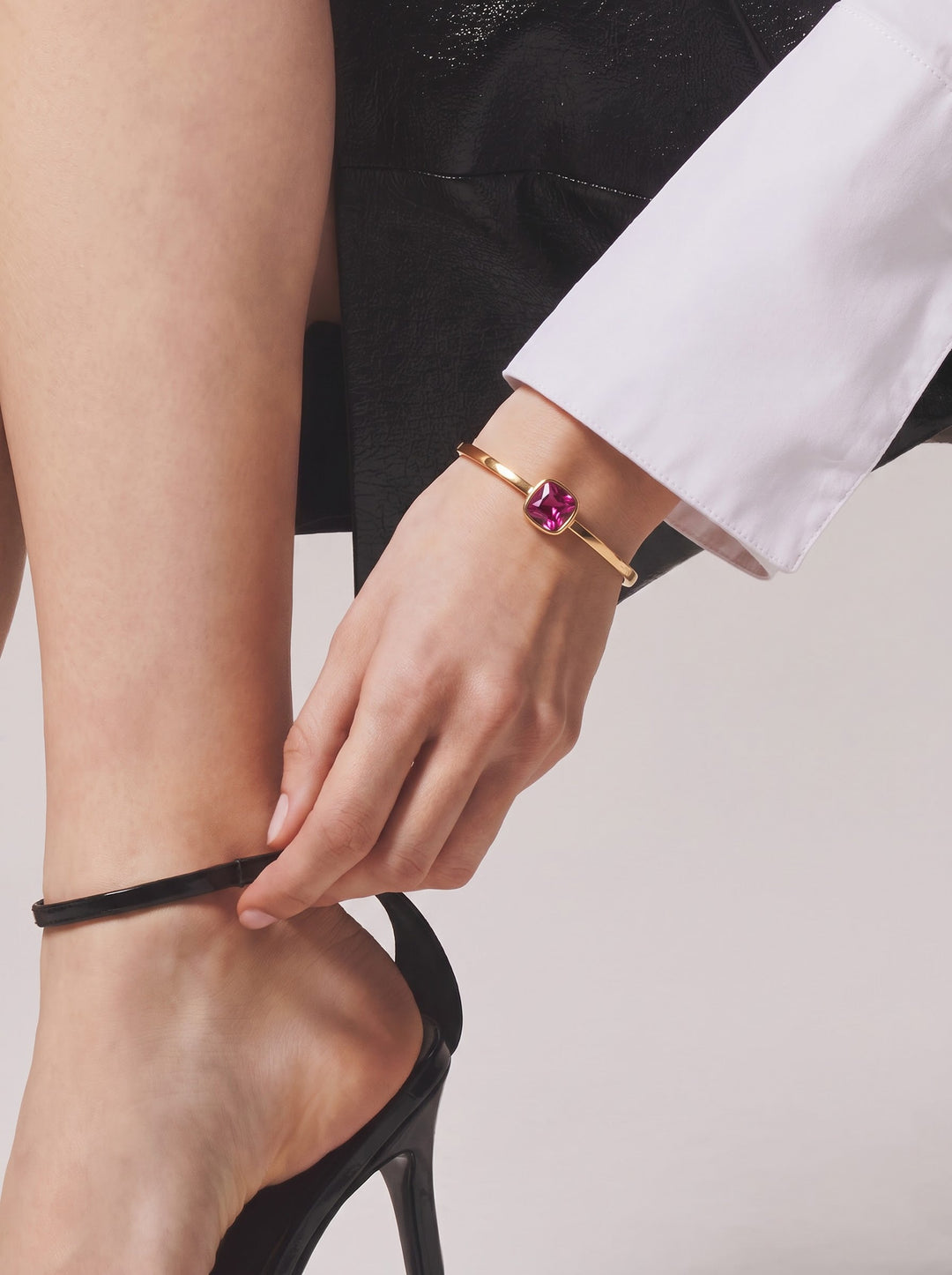 Caesar Pink Solitaire 18K Gold Plated Band Bracelet