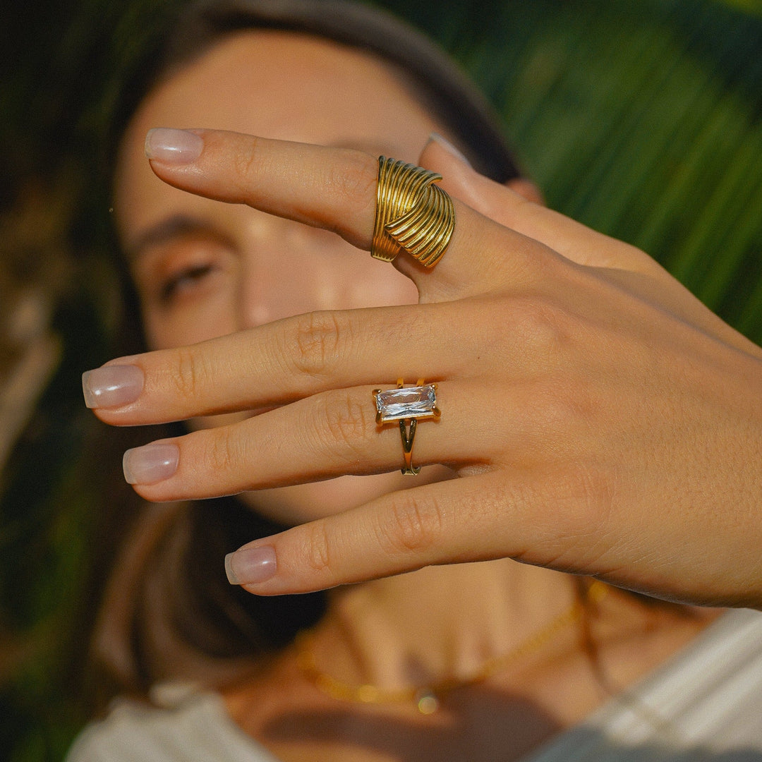 Amelia | Elegant Solitaire Ring