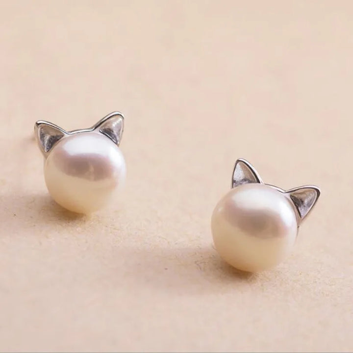 Beautiful Pearl Cat Necklace with Bonus Earrings + Ring
