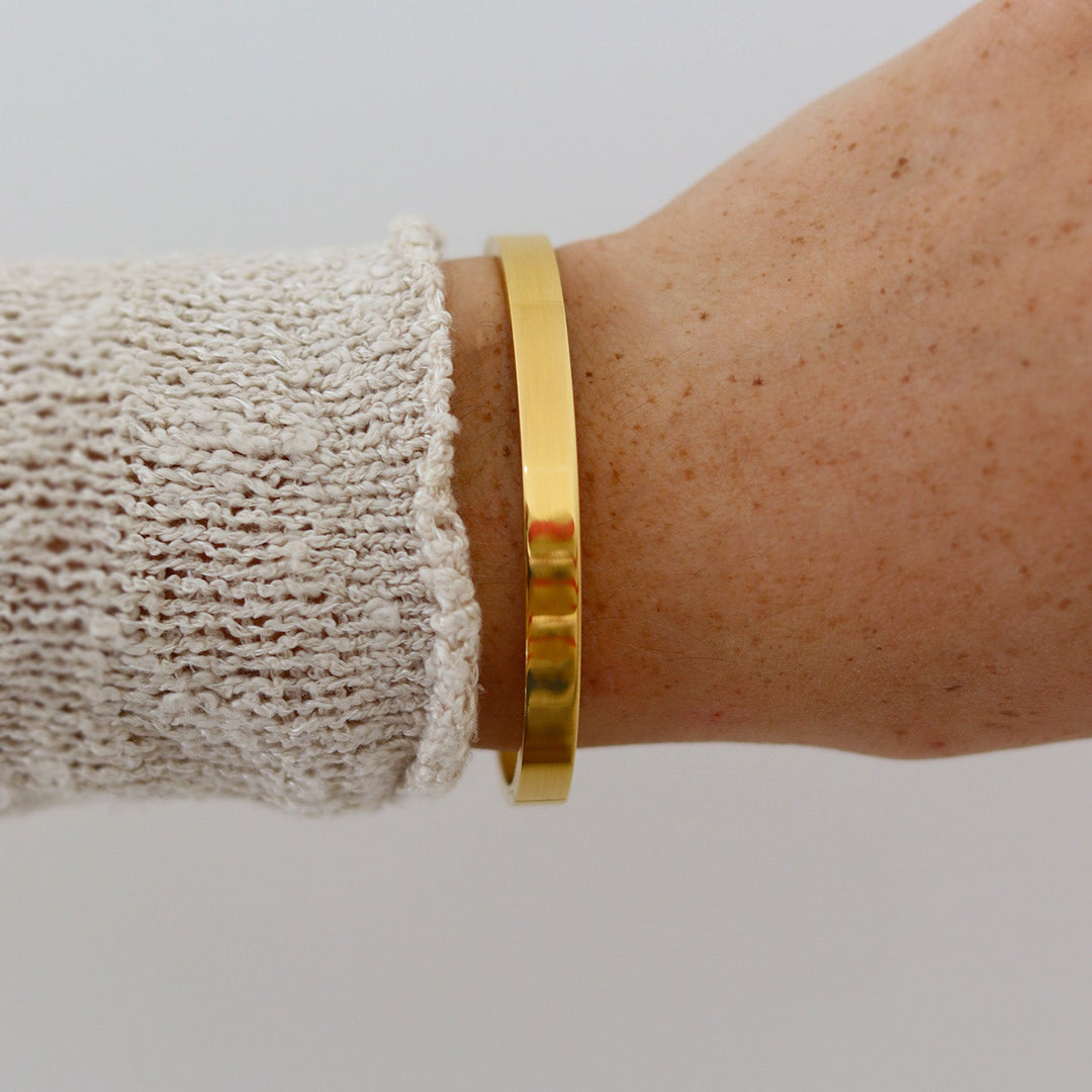Luna | Delicate Circle Link Bracelet