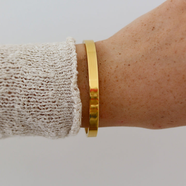 Luna | Delicate Circle Link Bracelet