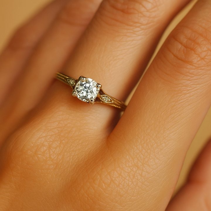 Vintage Zirconia Fine Gold Ring